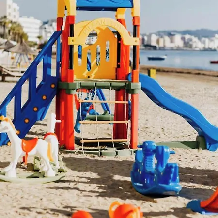 Amara & Отель 4*