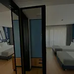 Amara & 4*