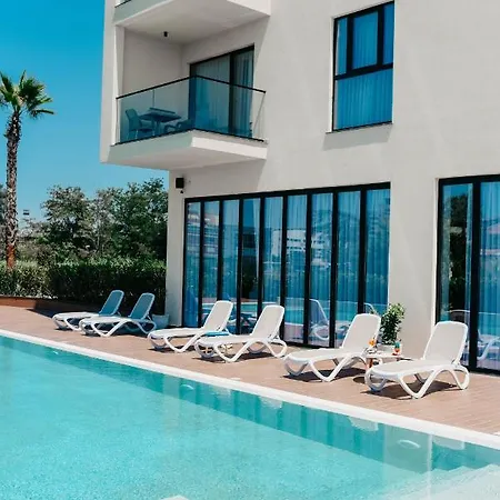 Amara & Hotel 4*