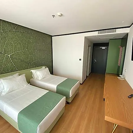 Amara & Hotel 4*
