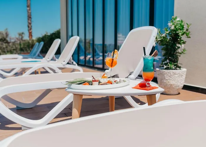 Amara & Отель Дуррес