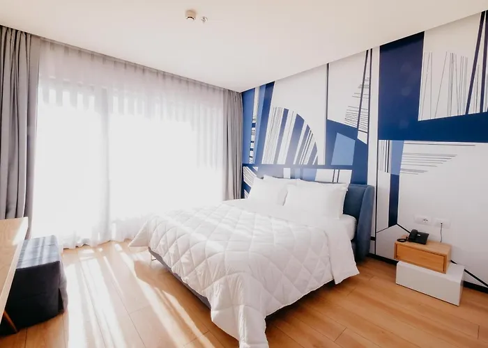 Amara & Отель Дуррес