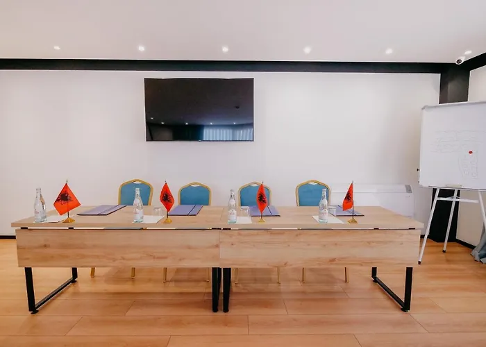 Amara & Отель Дуррес