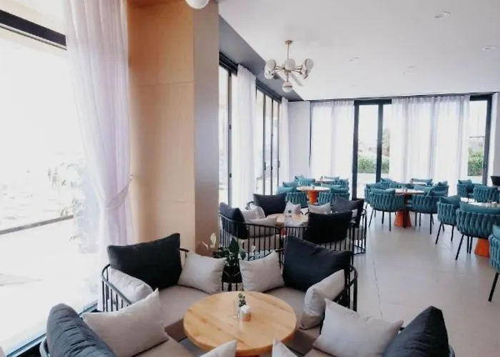 Amara & ドゥラス